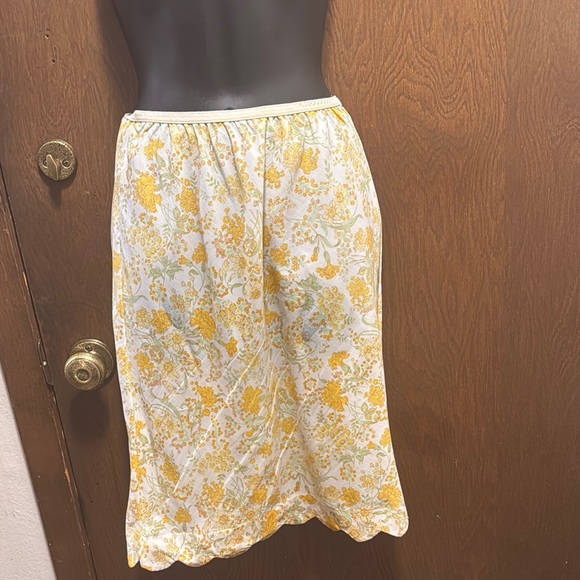 Gaymode Other - Floral Yellow and White Slip